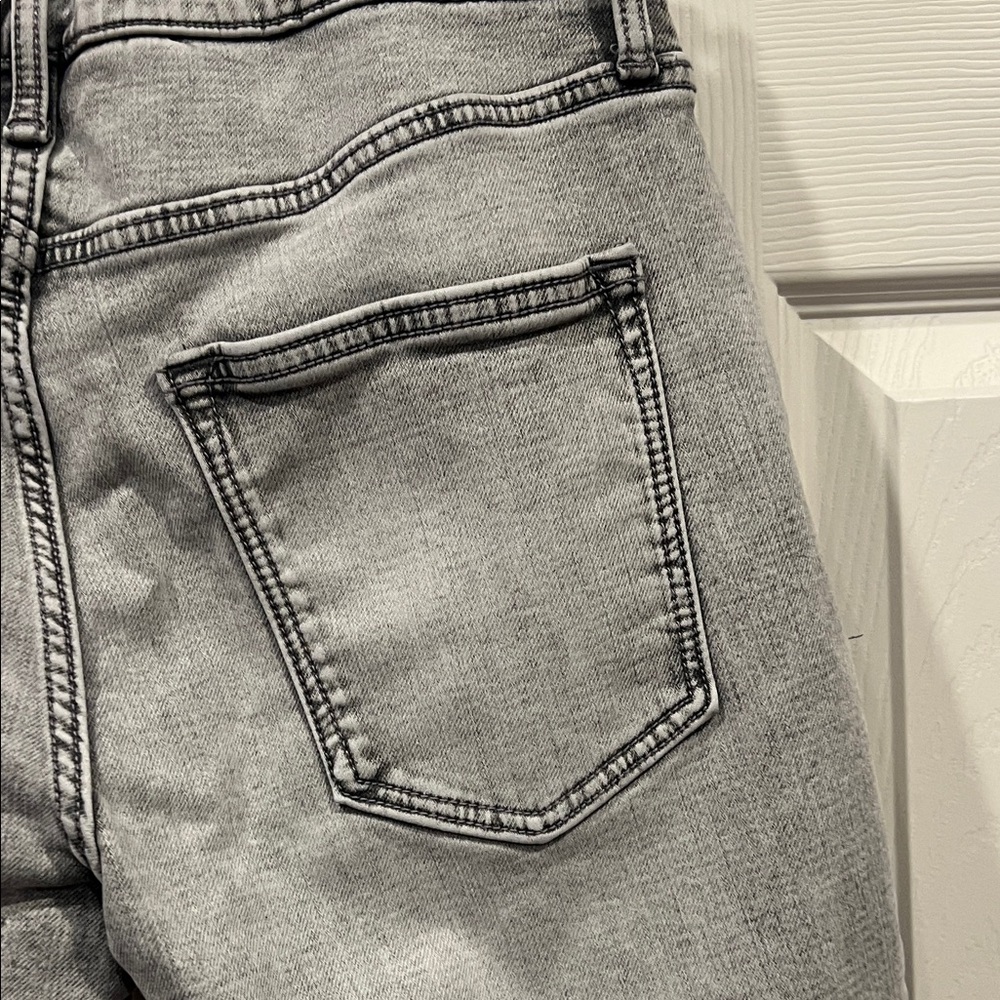 Old Navy Men's Washed Gray Slim Jeans - Picture 8 of 9